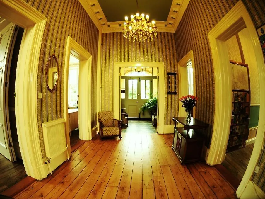 Cotswold Grange Bed & Breakfast Cheltenham