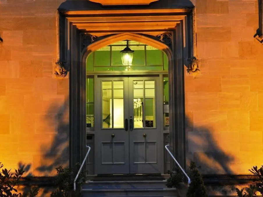 Cotswold Grange Bed & Breakfast Cheltenham