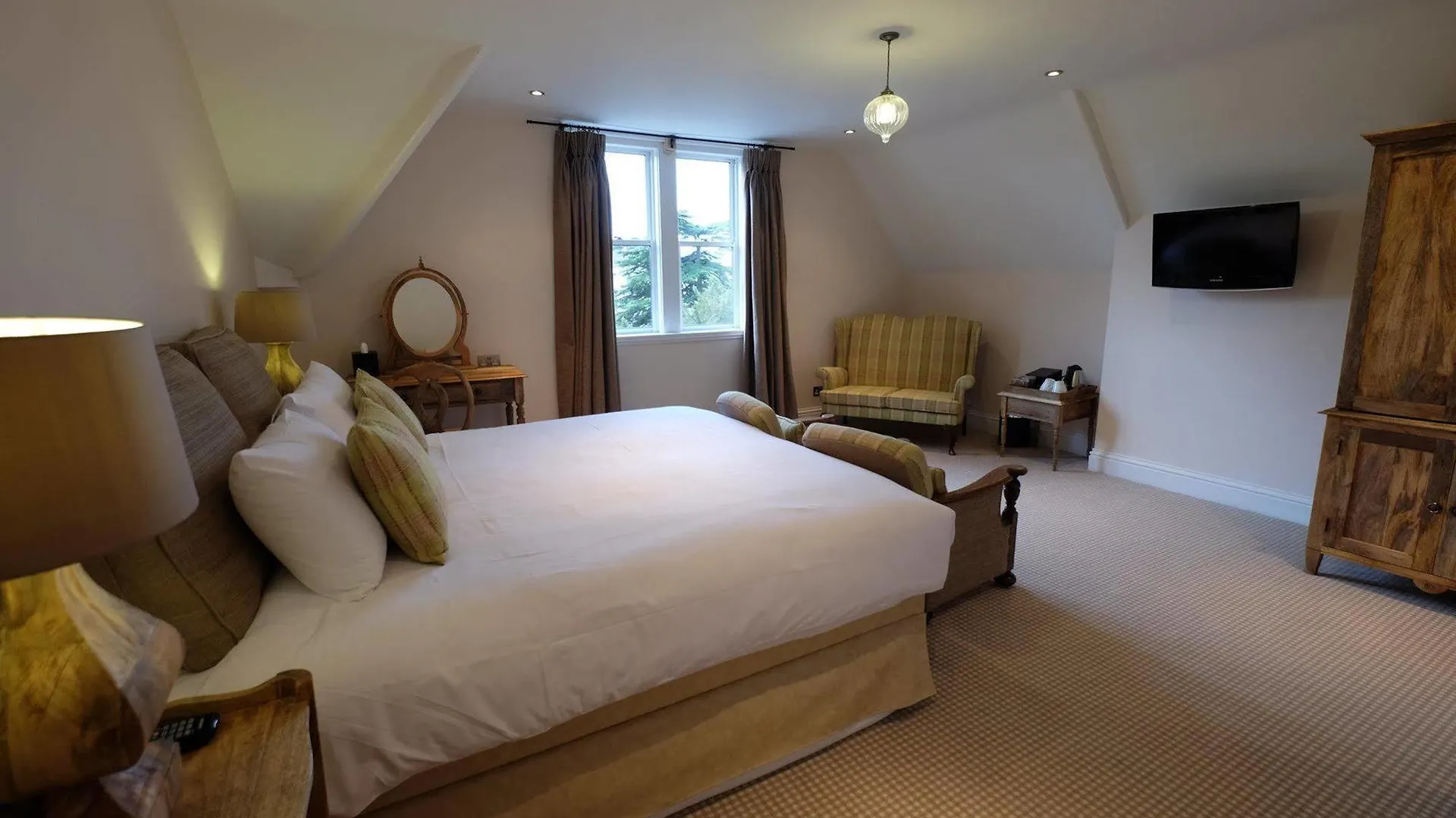 Cotswold Grange Bed & Breakfast Cheltenham