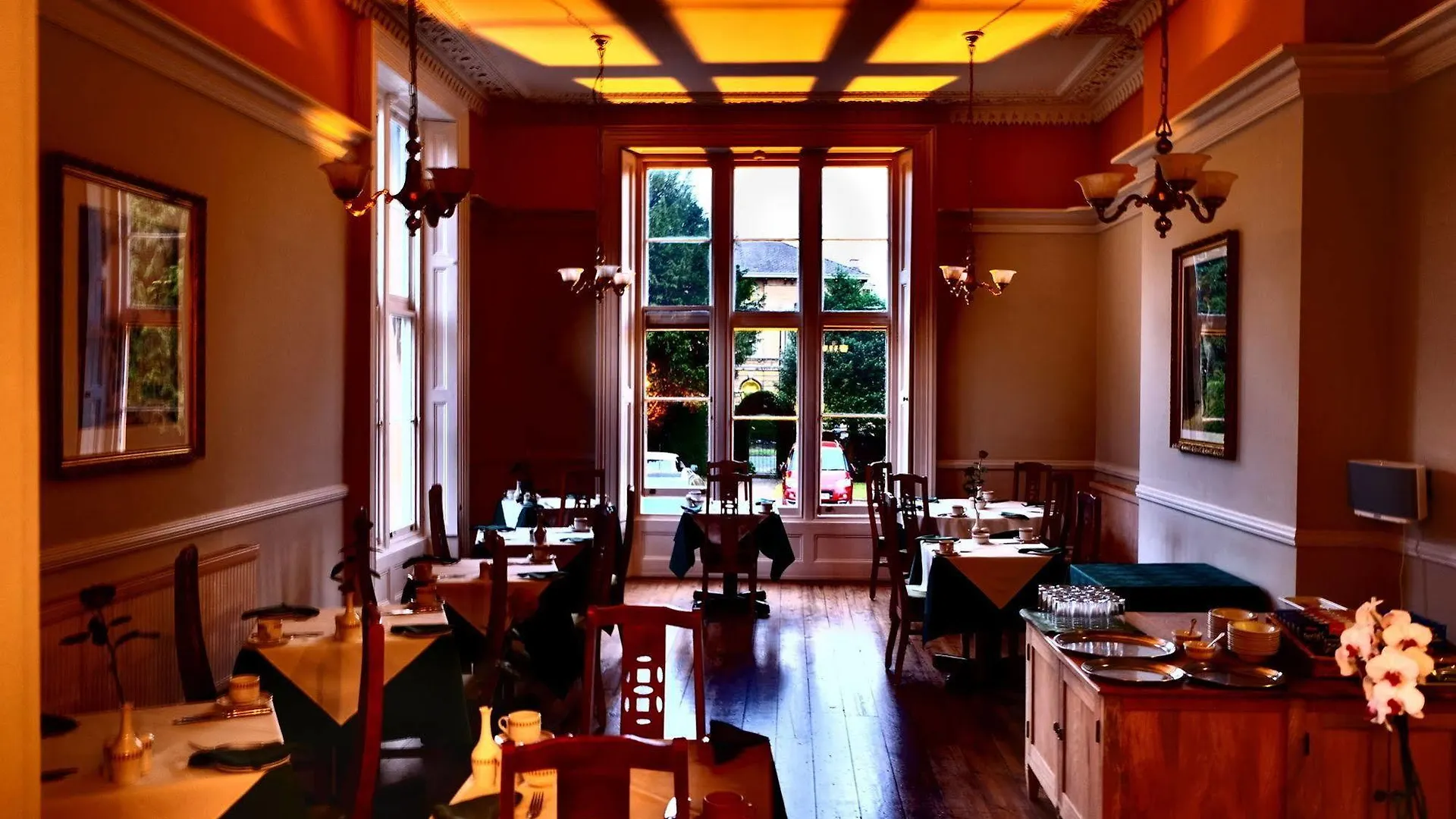 Cotswold Grange Bed & Breakfast Cheltenham